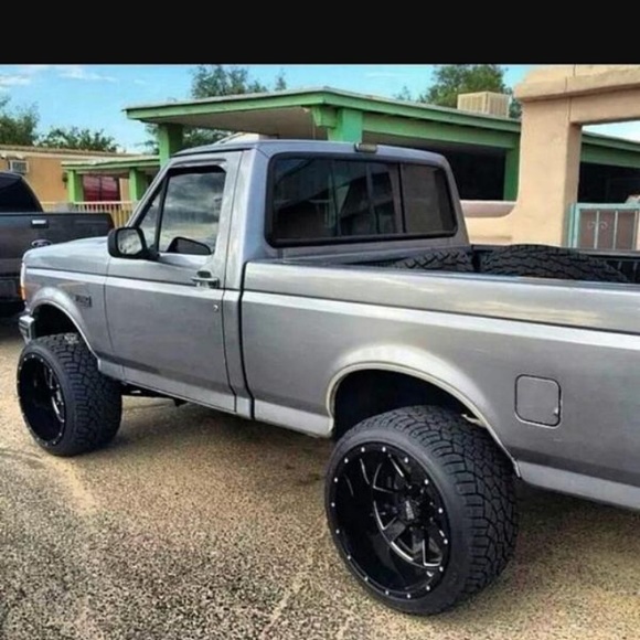 Meet your Posher, Carlos - Picture 1 of 1